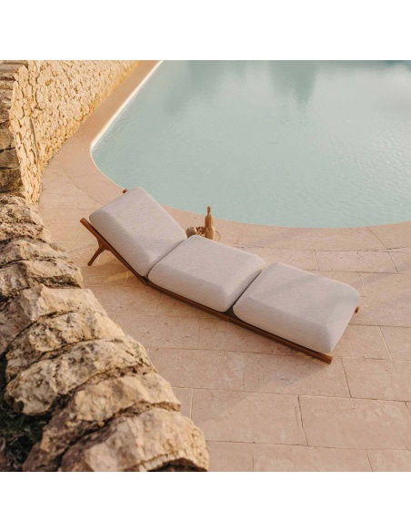 Tuga: Lit de soleil en teck avec design nautique unique