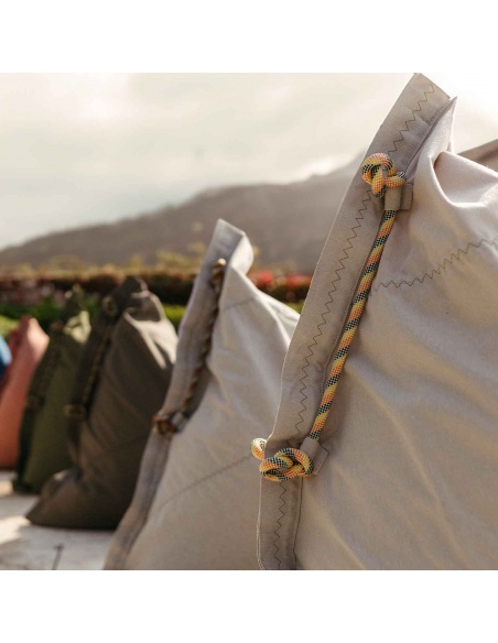 Randa : Le seul pouf  au design radial pour extérieur et intérieur