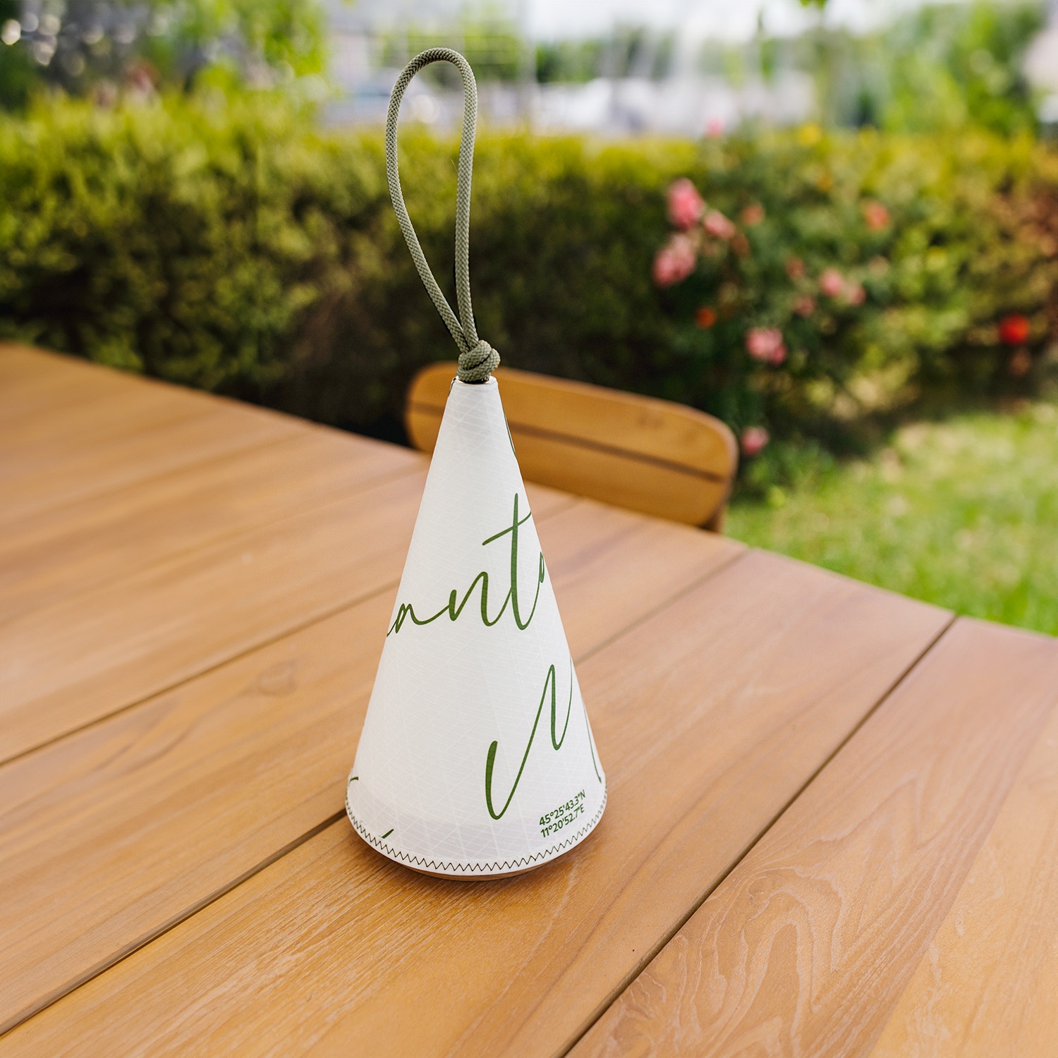 Lampe Cala : Design nautique, lumière réglable, 143 heures d'autonomie 2