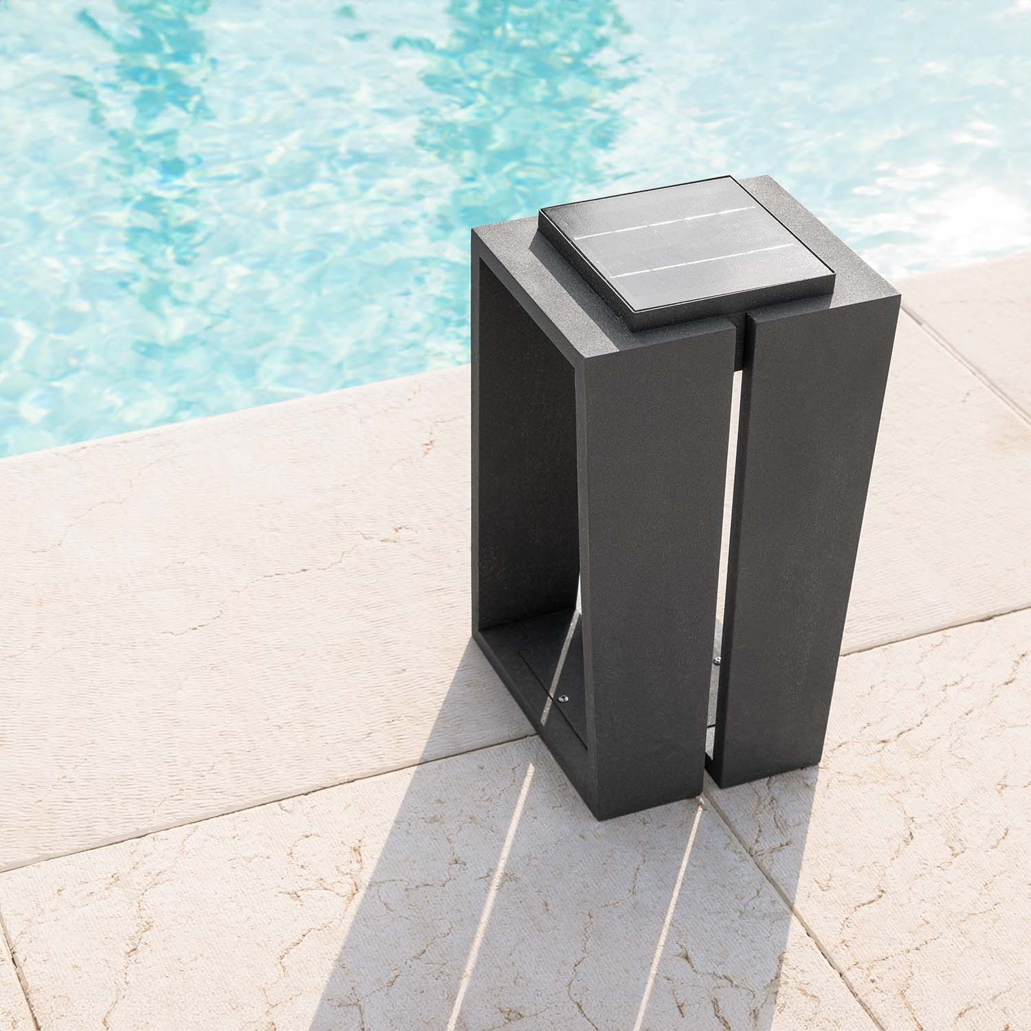 Solar Isoss: Lampe Design - Découvrez la Collection de Lampes de Balisage