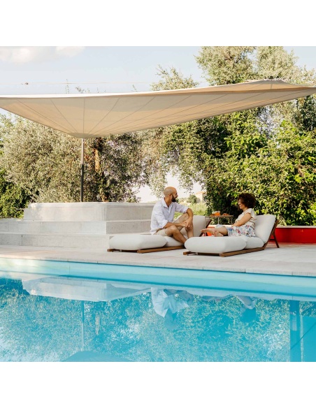 Tuga: Lit de soleil en teck avec design nautique unique