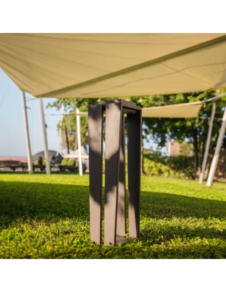 Solar Isoss: Lampe Design - Découvrez la Collection de Lampes de Balisage