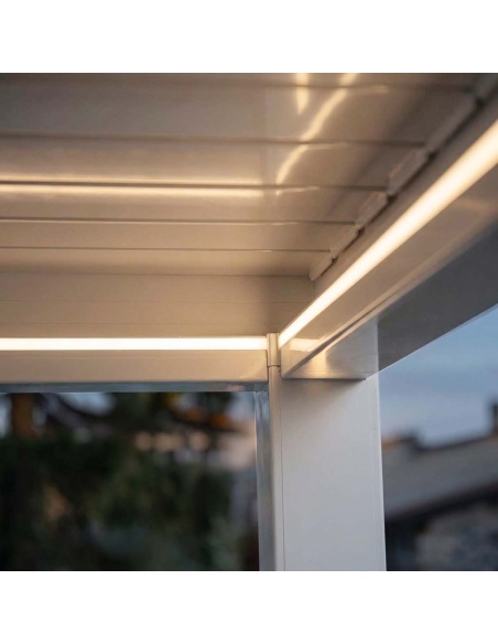 Lyra T6: Pergola bioclimatique avec 6 technologies uniques
