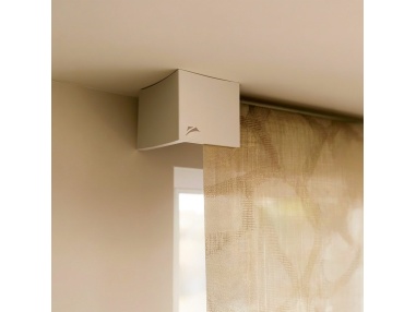 Kyma: store vertical avec plaque design ondulée