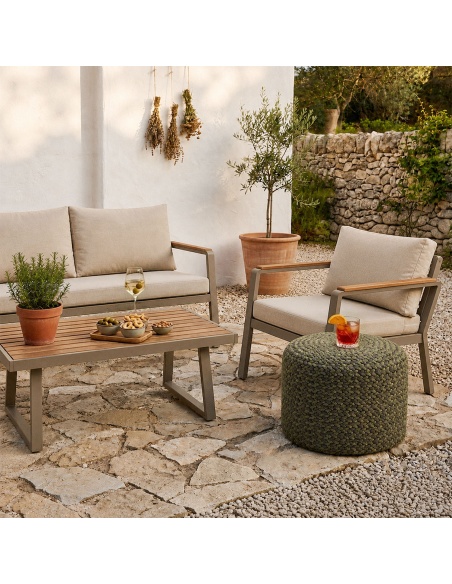 Thyrea : Pouf d'extérieur tressé au design Maanta