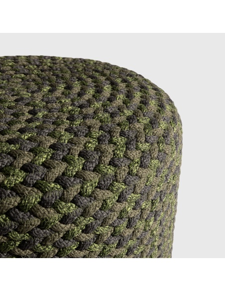 Thyrea : Pouf d'extérieur tressé au design Maanta