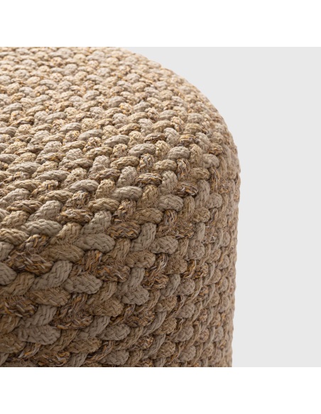 Thyrea : Pouf d'extérieur tressé au design Maanta