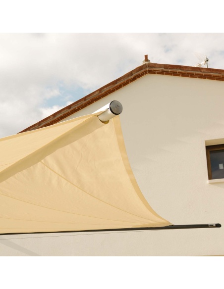 Elicro : le premier parasol à voile motorisé solaire