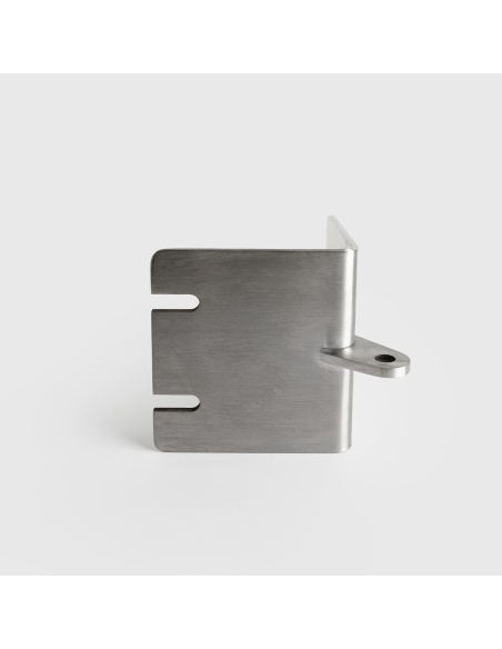 Landa : support d'angle extérieur en inox pour voiles d'ombrage