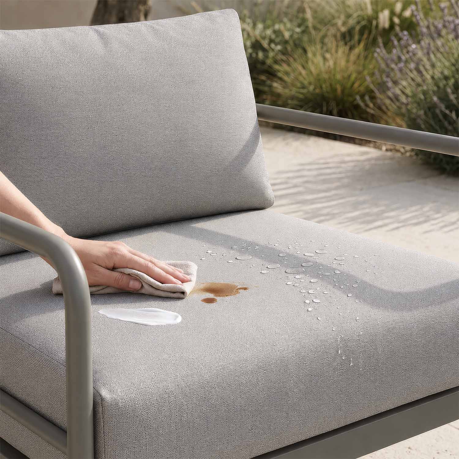 Tissu Olefin : résiste au soleil, à l'eau et aux taches